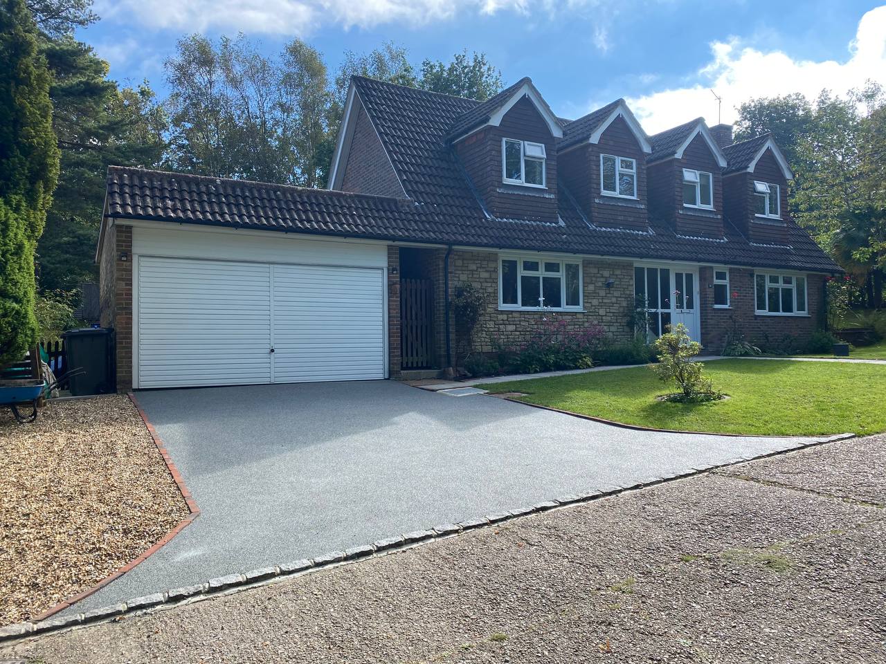 This is a photo of a resin driveway installed in Stoke-On-Trent by Stoke-On-Trent Resin Driveways